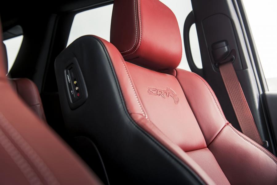 Интерьер Dodge Durango SRT Hellcat (WD) 2021 года  (фото 44 из 69)
